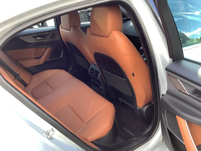 2019 Jaguar XE P300 R-Dynamic SE