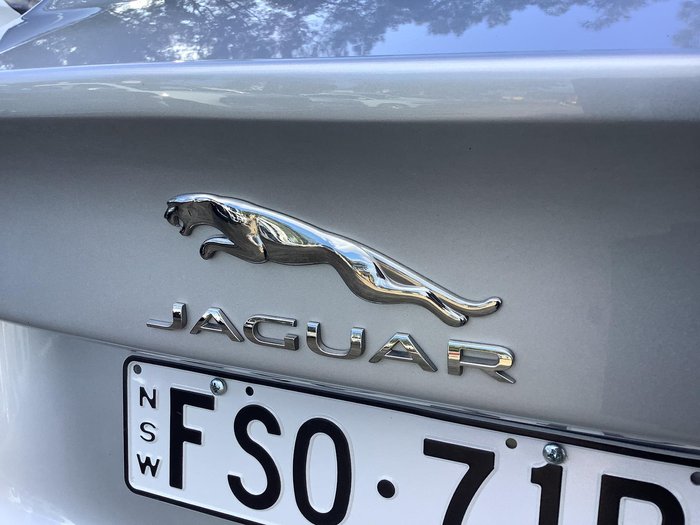 2019 Jaguar XE P300 R-Dynamic SE