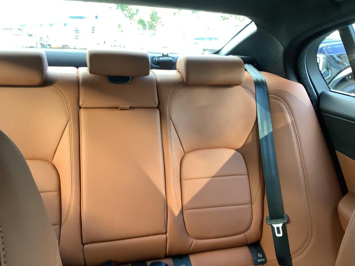 2019 Jaguar XE P300 R-Dynamic SE