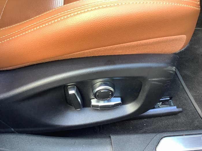 2019 Jaguar XE P300 R-Dynamic SE