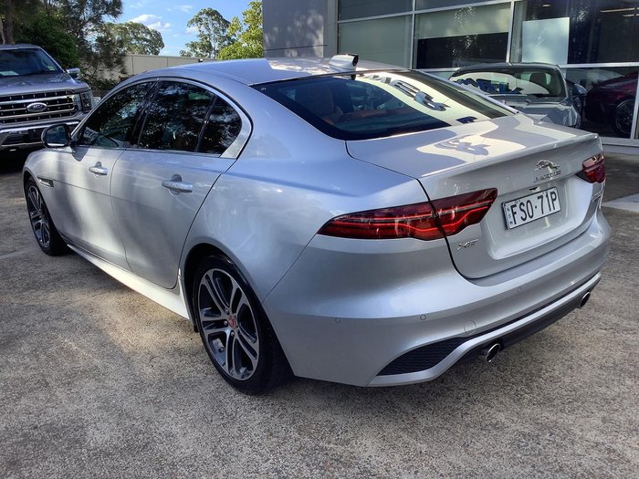 2019 Jaguar XE P300 R-Dynamic SE