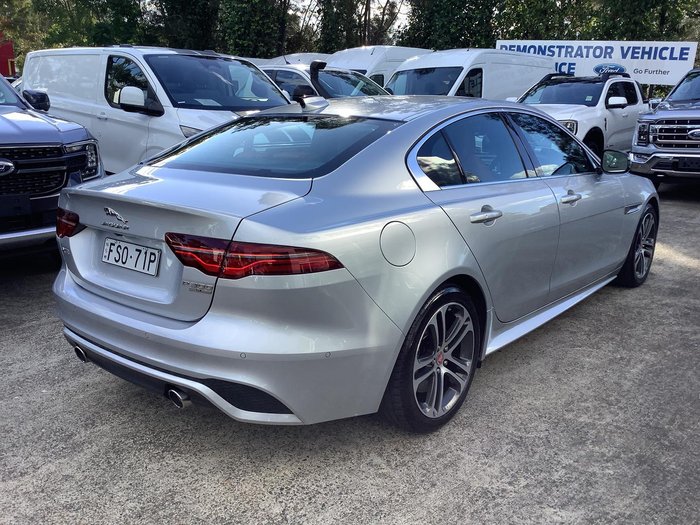 2019 Jaguar XE P300 R-Dynamic SE