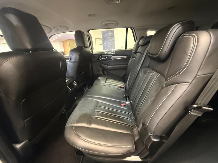 2021 Isuzu MU-X LS-T