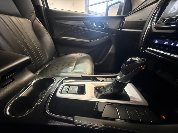 2021 Isuzu MU-X LS-T