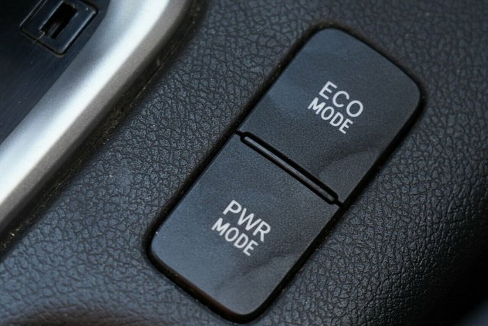 2018 Toyota Hilux SR5