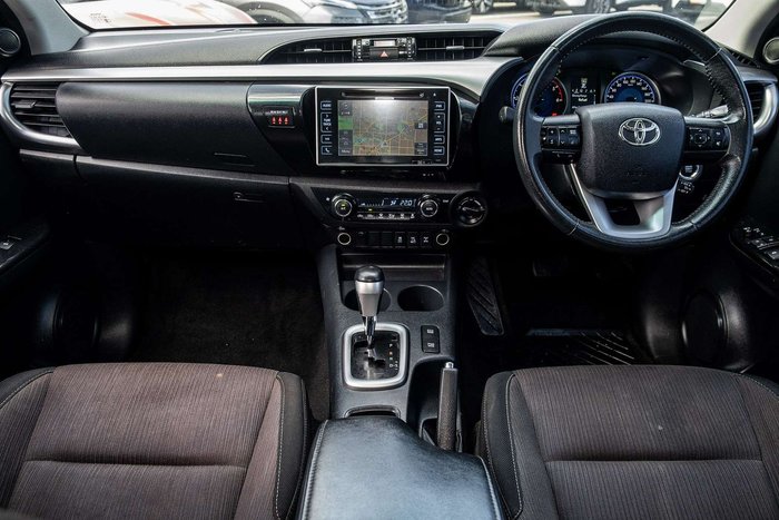 2017 Toyota Hilux SR5