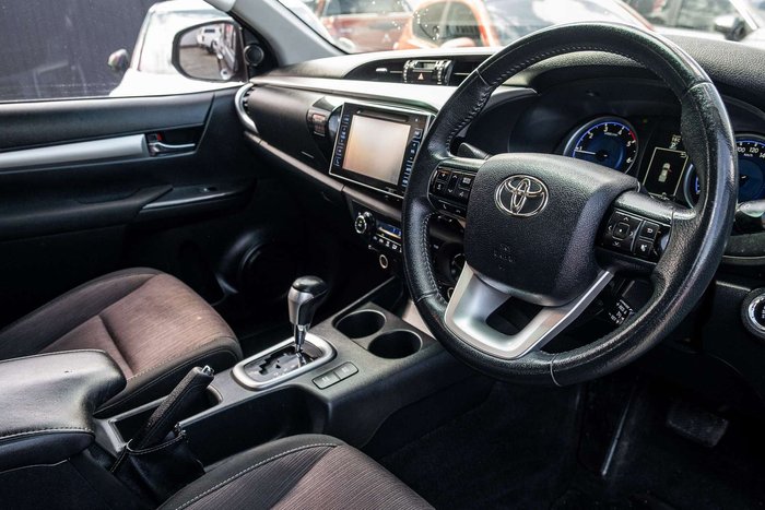 2017 Toyota Hilux SR5