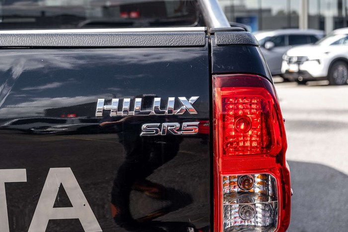 2017 Toyota Hilux SR5