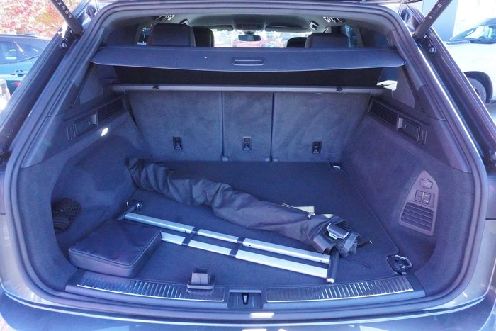 2024 Volkswagen Touareg 210TDI R-Line