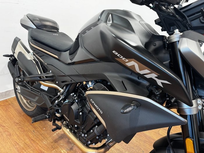 2024 CFMoto NK ADVANCE WHITE