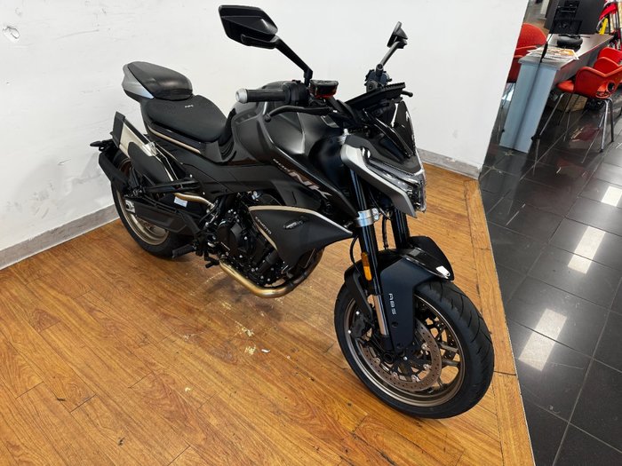 2024 CFMoto NK ADVANCE WHITE