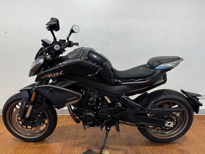 2024 CFMoto NK ADVANCE WHITE