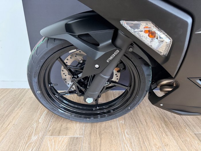 2026 Kawasaki NINJA 500 Black