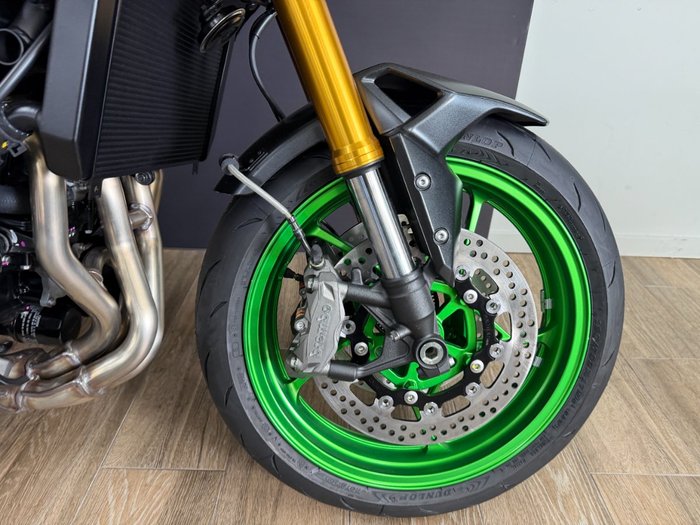 2026 Kawasaki Z900 SE GREEN