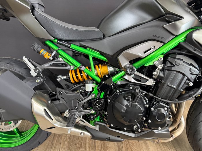 2026 Kawasaki Z900 SE GREEN