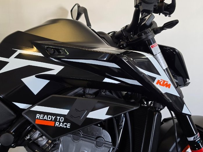 2023 Ktm 890 DUKE GP Black