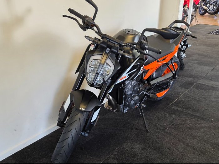 2023 Ktm 890 DUKE GP Black