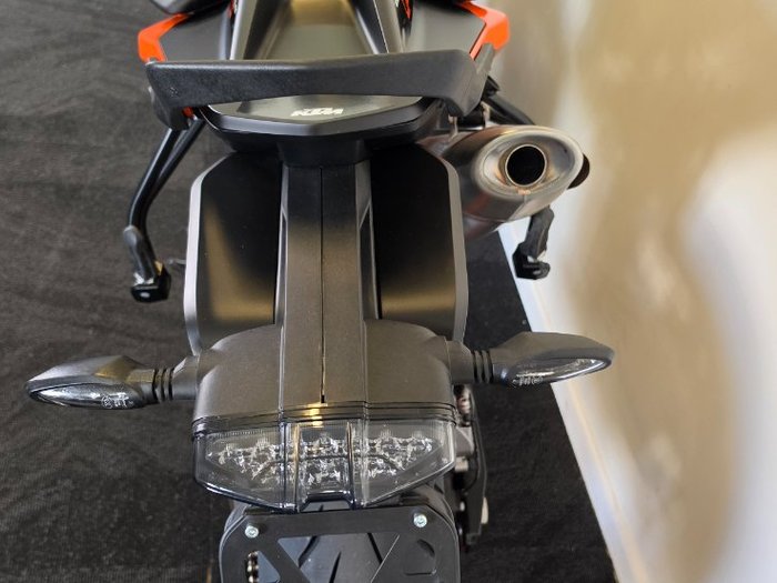 2023 Ktm 890 DUKE GP Black