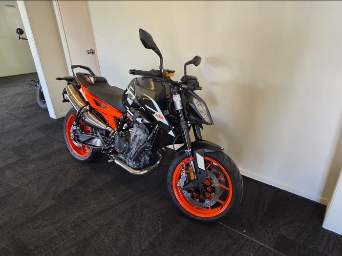 2023 Ktm 890 DUKE GP Black