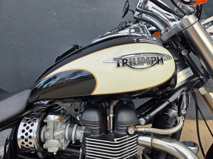 Triumph 2009 Triumph Bonneville EFI BLACK