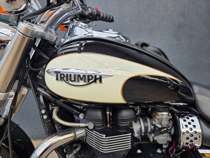 Triumph 2009 Triumph Bonneville EFI BLACK