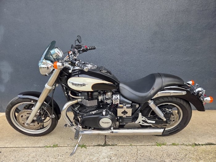 Triumph 2009 Triumph Bonneville EFI BLACK