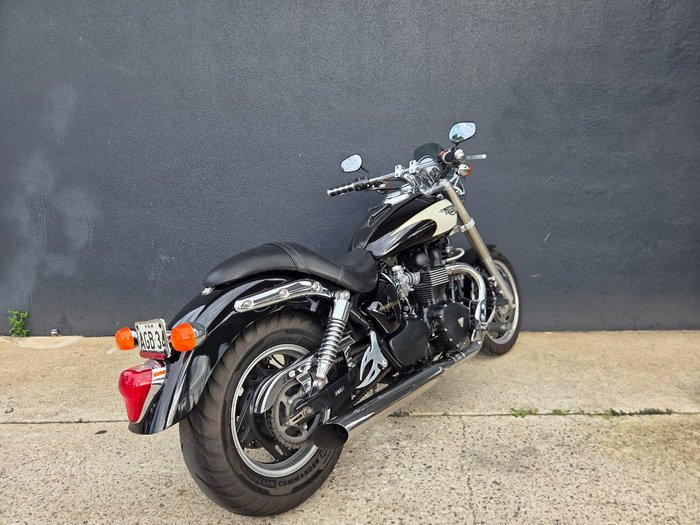 Triumph 2009 Triumph Bonneville EFI BLACK