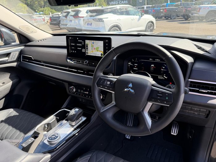 2025 Mitsubishi Outlander Exceed