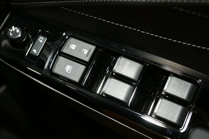 2025 Isuzu MU-X LS-T