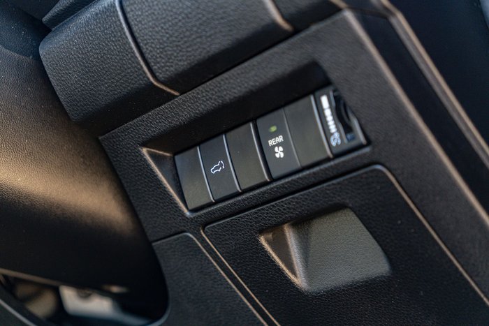 2022 Isuzu MU-X LS-T