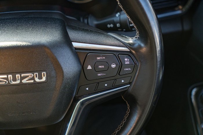 2022 Isuzu MU-X LS-T