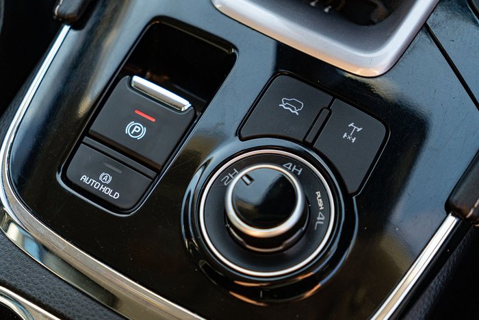 2022 Isuzu MU-X LS-T