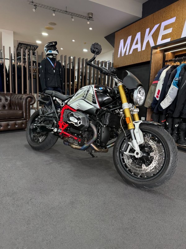 BMW Motorrad BMW R NINET 0D Man Opt 719 Night Black/Aluminum