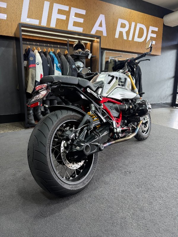 BMW Motorrad BMW R NINET 0D Man Opt 719 Night Black/Aluminum