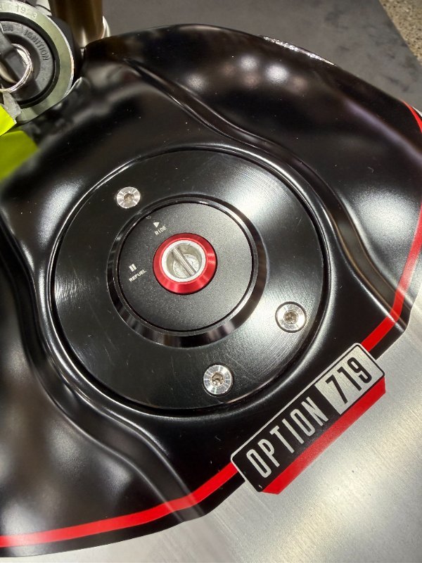 BMW Motorrad BMW R NINET 0D Man Opt 719 Night Black/Aluminum