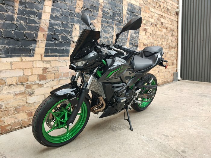 2026 KAWASAKI Z500 SE ROAD BLACK
