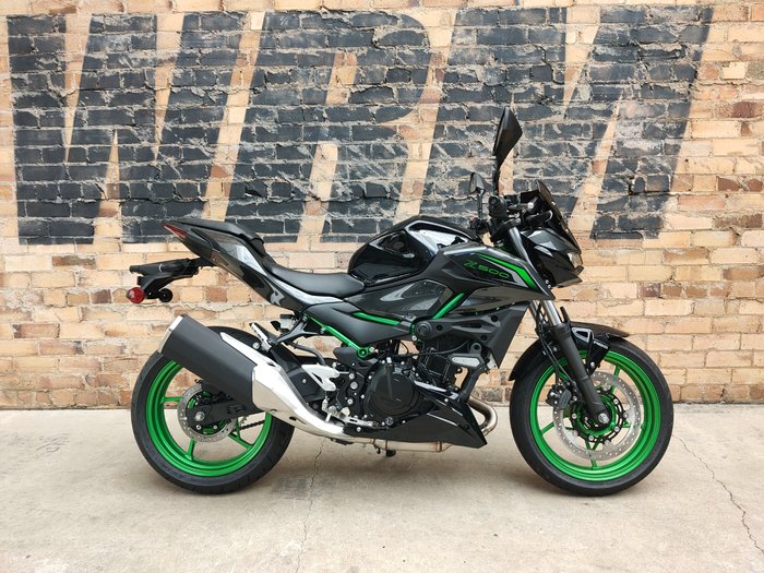 2026 KAWASAKI Z500 SE ROAD BLACK