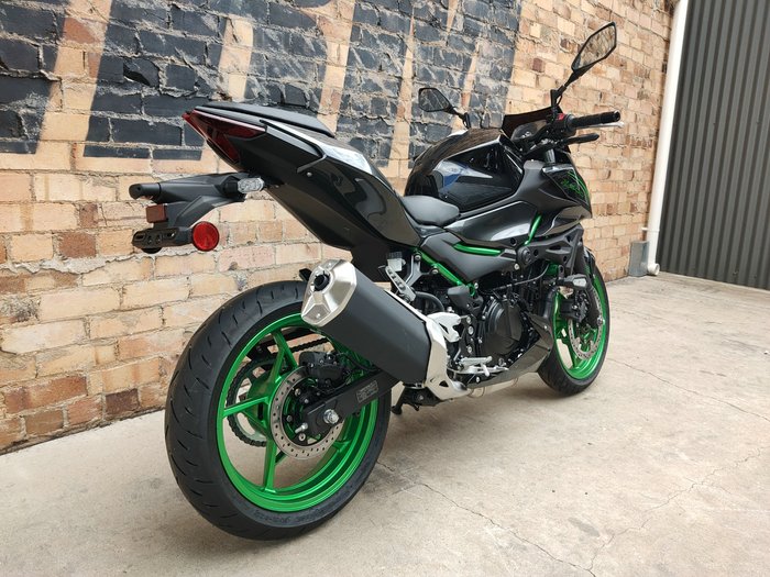 2026 KAWASAKI Z500 SE ROAD BLACK