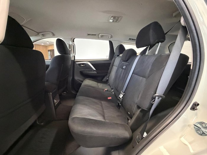 2022 Mitsubishi Pajero Sport GLX