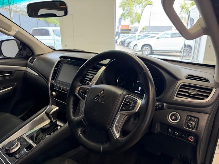 2022 Mitsubishi Pajero Sport GLX