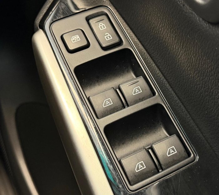 2022 Mitsubishi Pajero Sport GLX