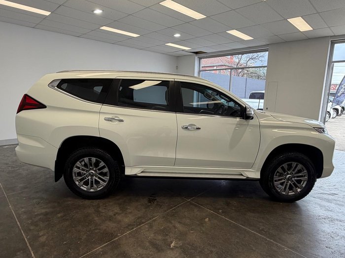 2022 Mitsubishi Pajero Sport GLX