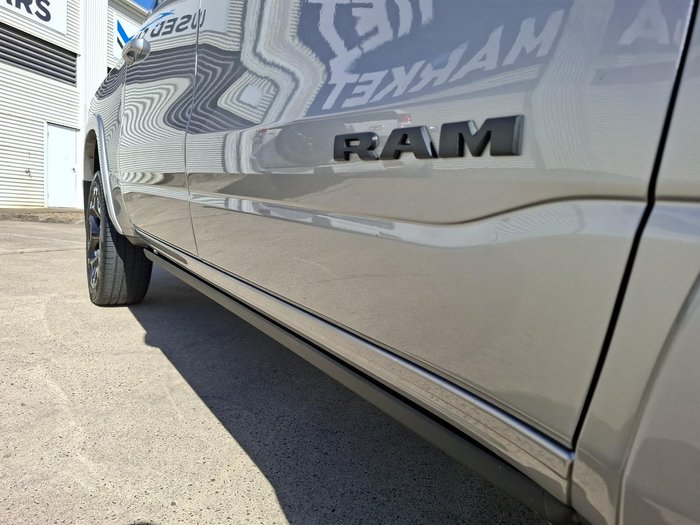 2022 RAM 1500 Limited RamBox DT MY22 4X4 Dual Range Granite Crystal