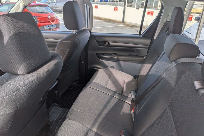 2020 Toyota Hilux SR