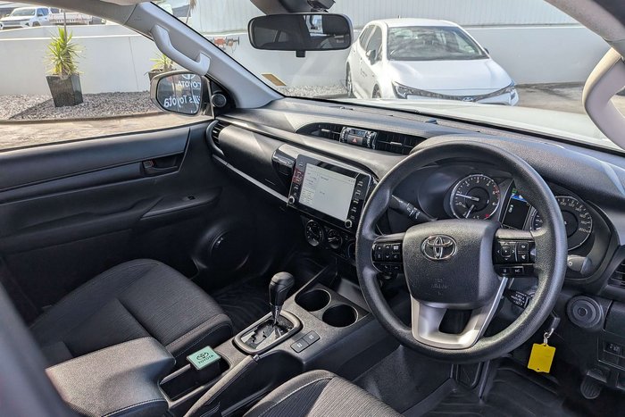 2020 Toyota Hilux SR