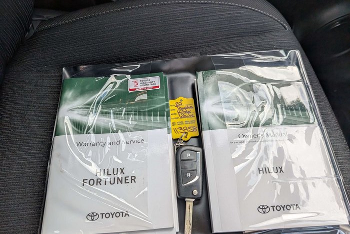 2020 Toyota Hilux SR