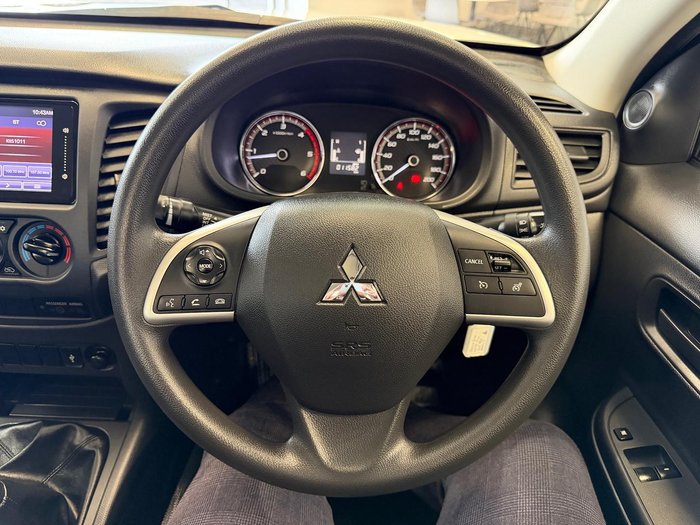 2024 Mitsubishi Triton GLX