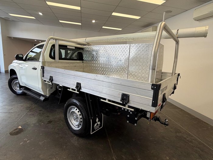 2024 Mitsubishi Triton GLX