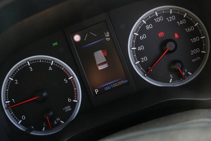 2022 Toyota Hiace Commuter