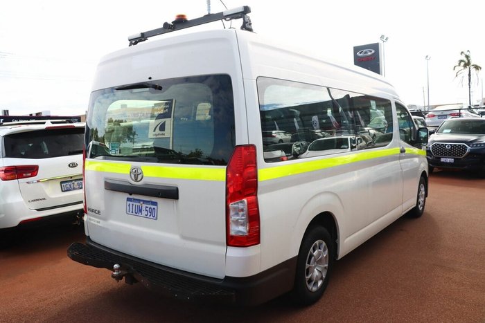 2022 Toyota Hiace Commuter